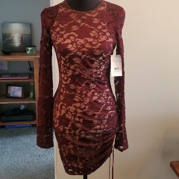 illusion dress lace Bohemian A-line Tulle Lace Dress with Illusion Neckline Size 14 / Champagne main image 0